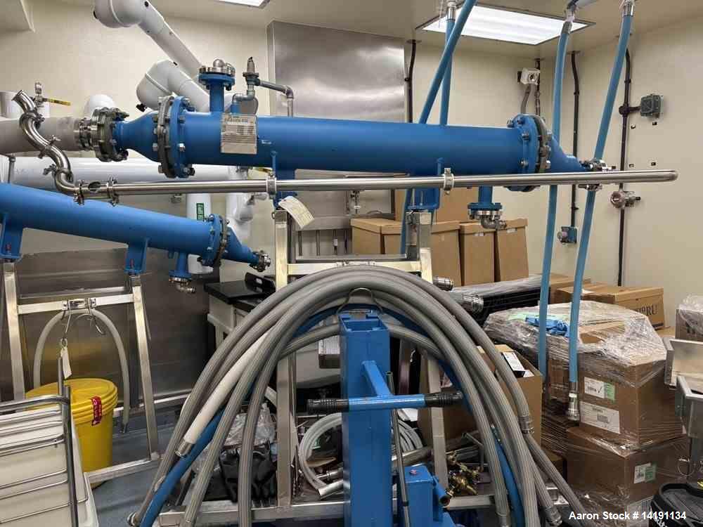 https://ww2.aaronequipment.com/Images/ItemImages/Heat-Exchangers/Shell-and-Tube-Alloy/08-060-BEM-26_14191134_aa.jpg