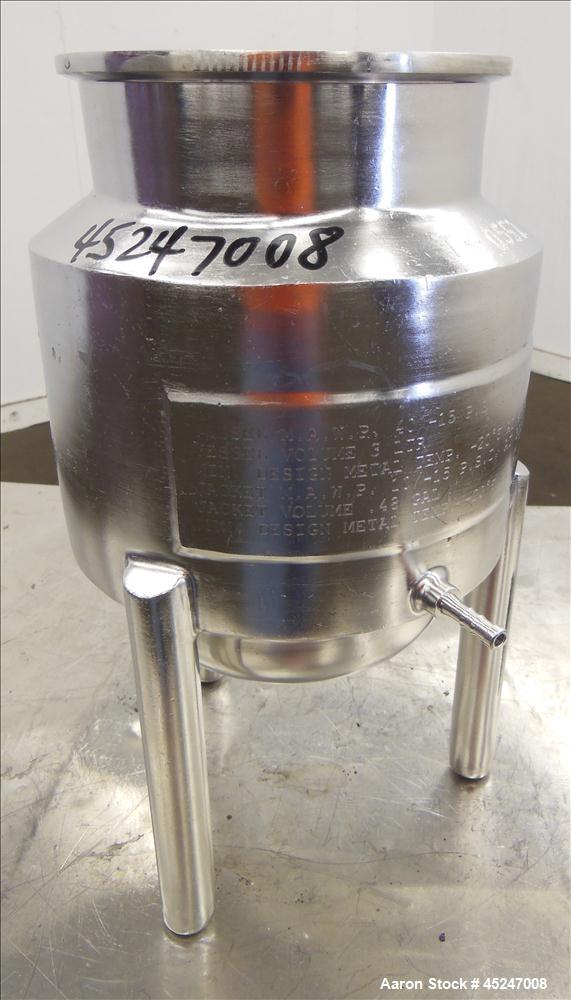 https://ww2.aaronequipment.com/Images/ItemImages/Reactors/Stainless-Steel-0-499-Gallon/DCI_45247008_aa.jpg