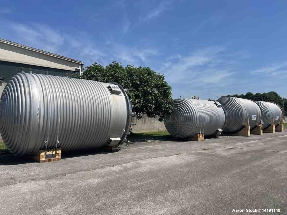 https://ww2.aaronequipment.com/Images/ItemImages/Reactors/Stainless-Steel-5000-Gallon-and-up/14191140_aa.jpg