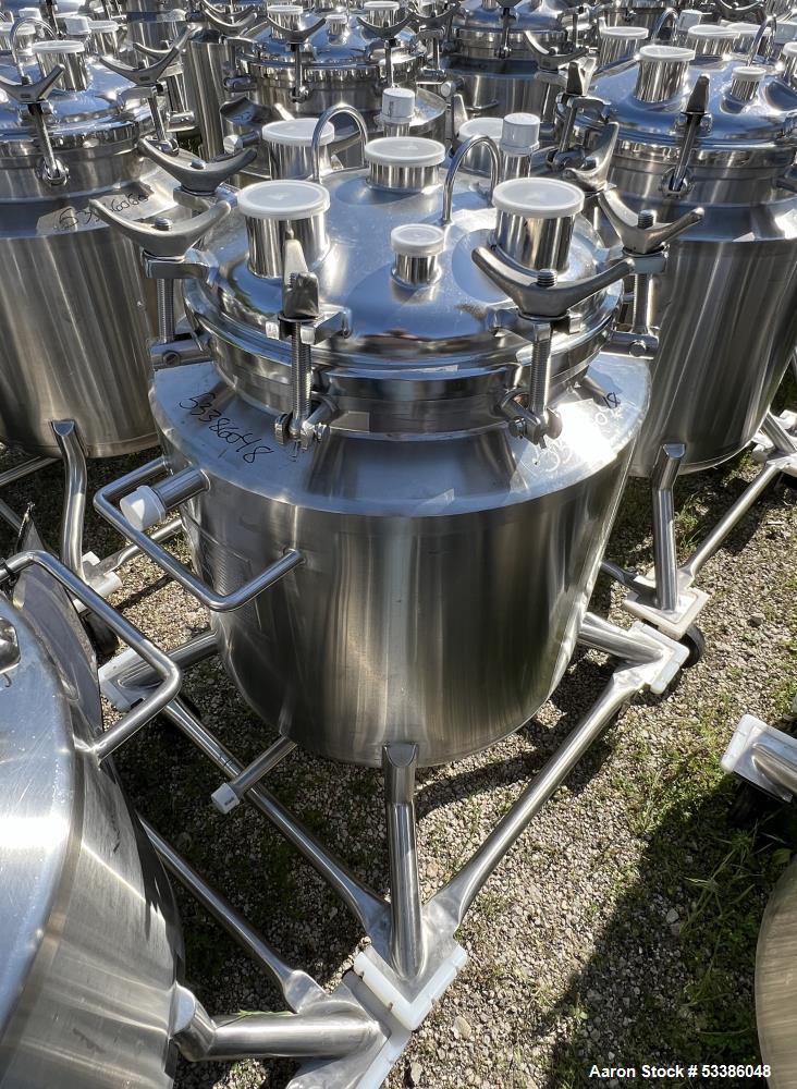 https://ww2.aaronequipment.com/Images/ItemImages/Tanks/Stainless-0-499-Gal/53386048_aa.jpg