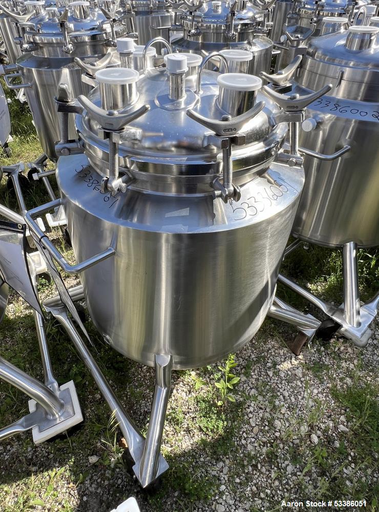 https://ww2.aaronequipment.com/Images/ItemImages/Tanks/Stainless-0-499-Gal/53386051_aa.jpg