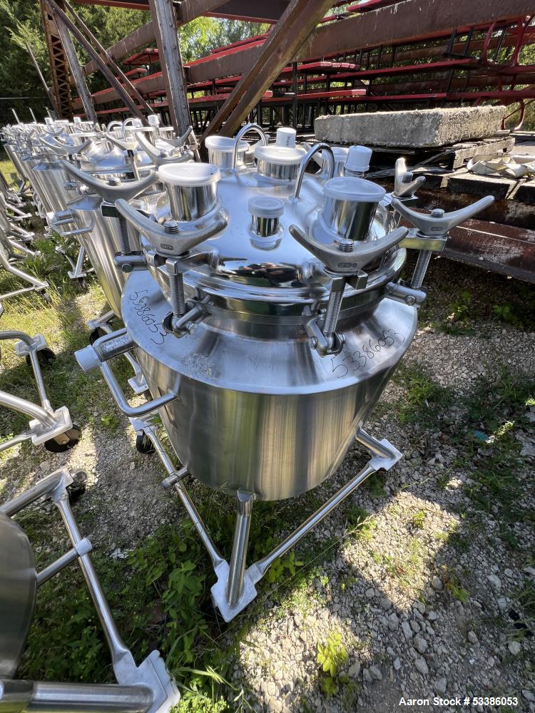 https://ww2.aaronequipment.com/Images/ItemImages/Tanks/Stainless-0-499-Gal/53386053_aa.jpg