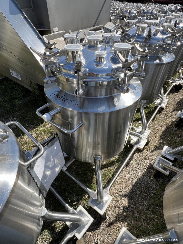 https://ww2.aaronequipment.com/Images/ItemImages/Tanks/Stainless-0-499-Gal/53386057_aa.jpg