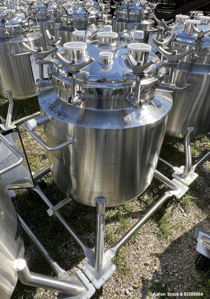 https://ww2.aaronequipment.com/Images/ItemImages/Tanks/Stainless-0-499-Gal/53386064_aa.jpg