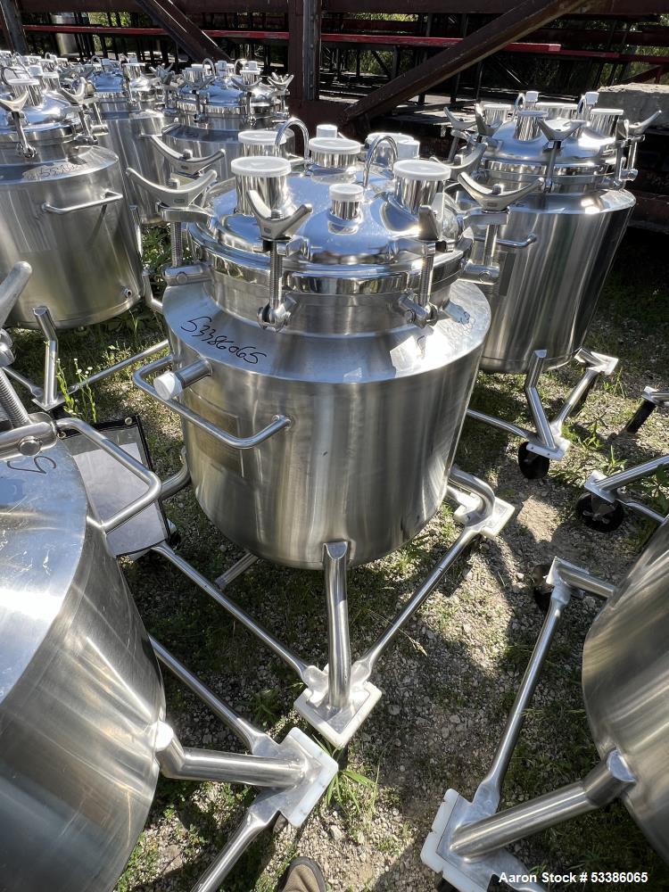 https://ww2.aaronequipment.com/Images/ItemImages/Tanks/Stainless-0-499-Gal/53386065_aa.jpg