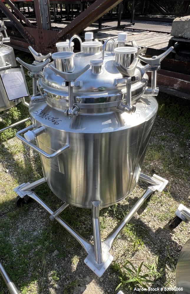 https://ww2.aaronequipment.com/Images/ItemImages/Tanks/Stainless-0-499-Gal/53386066_aa.jpg