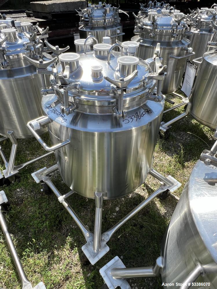 https://ww2.aaronequipment.com/Images/ItemImages/Tanks/Stainless-0-499-Gal/53386070_aa.jpg