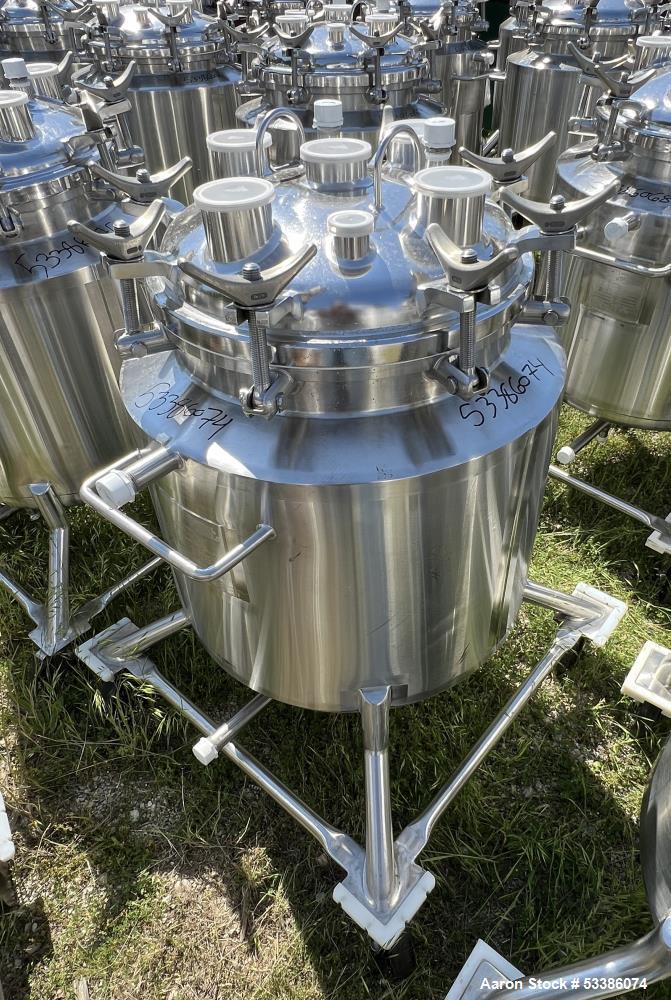 https://ww2.aaronequipment.com/Images/ItemImages/Tanks/Stainless-0-499-Gal/53386074_aa.jpg