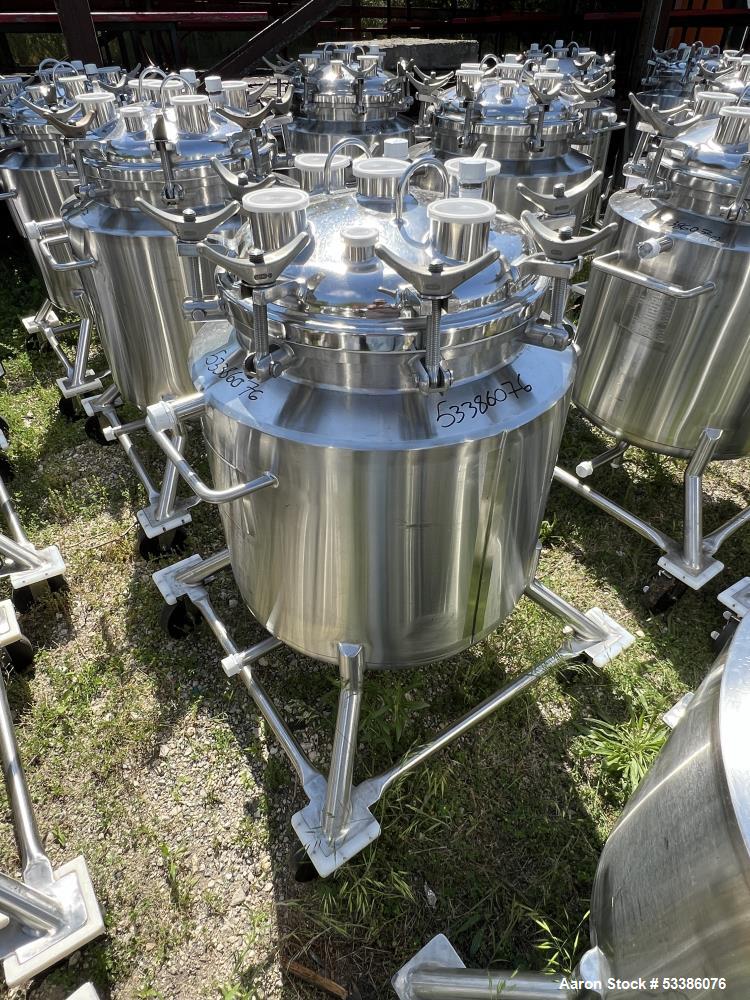 https://ww2.aaronequipment.com/Images/ItemImages/Tanks/Stainless-0-499-Gal/53386076_aa.jpg