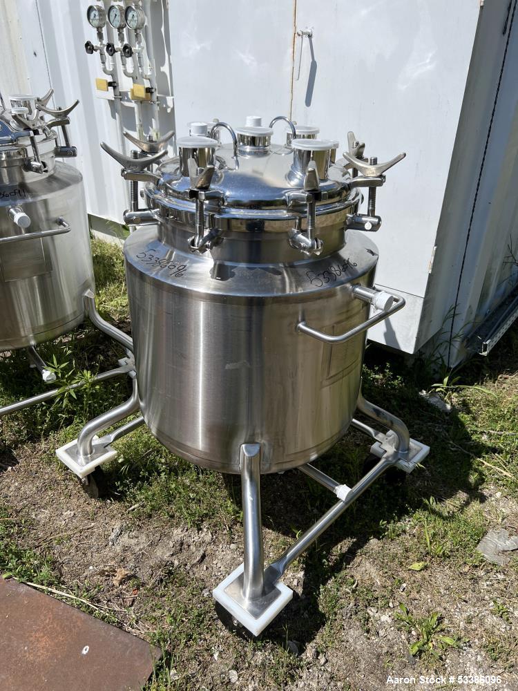 https://ww2.aaronequipment.com/Images/ItemImages/Tanks/Stainless-0-499-Gal/53386096_aa.jpg