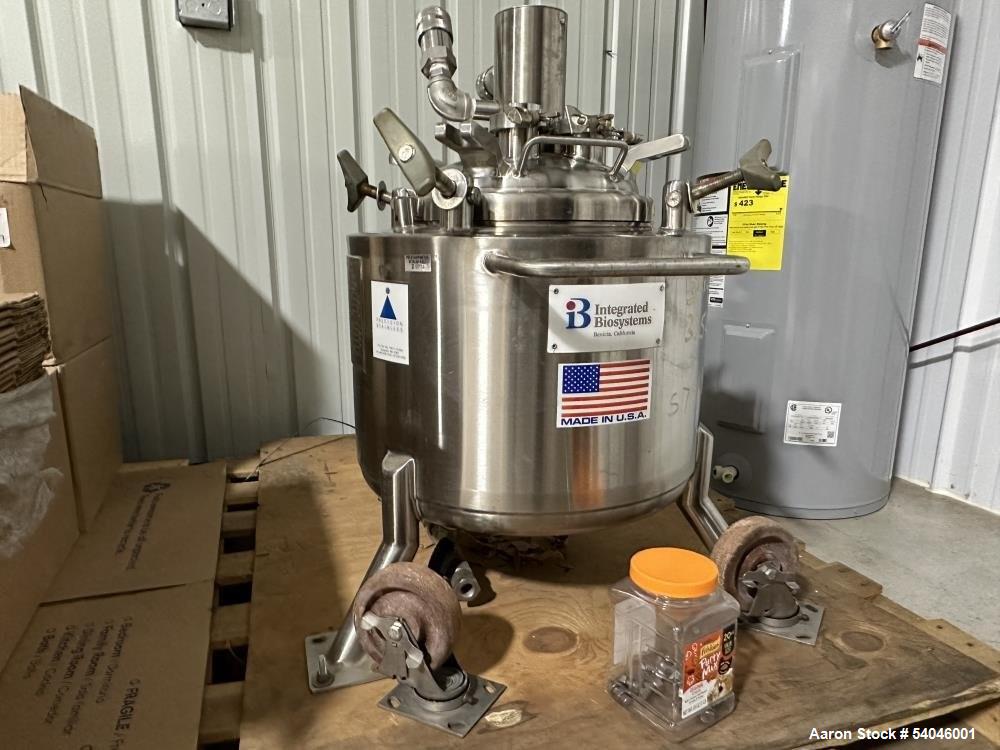 https://ww2.aaronequipment.com/Images/ItemImages/Tanks/Stainless-0-499-Gal/Precision_54046001_aa.jpg