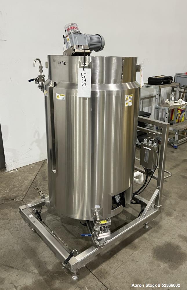 https://ww2.aaronequipment.com/Images/ItemImages/Tanks/Stainless-0-499-Gal/Thermo-Scientific-HyClone_52366002_aa.jpeg