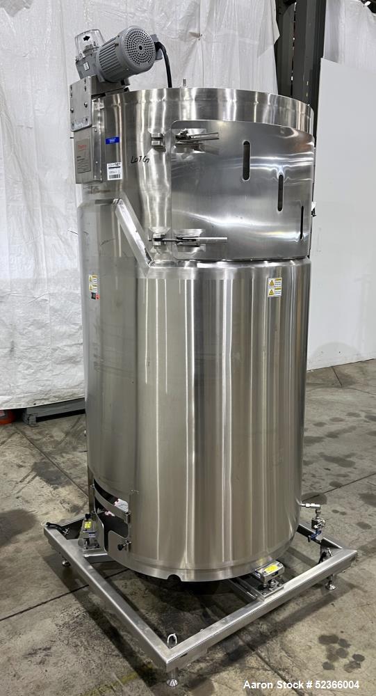 https://ww2.aaronequipment.com/Images/ItemImages/Tanks/Stainless-0-499-Gal/Thermo-Scientific-HyClone_52366004_aa.jpeg