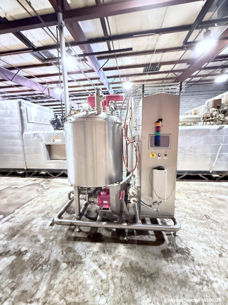 https://ww2.aaronequipment.com/Images/ItemImages/Tanks/Stainless-0-499-Gal/Trans-Tech_10986028_aa.jpg