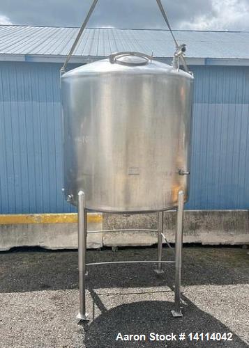 https://ww2.aaronequipment.com/Images/ItemImages/Tanks/Stainless-1000-4999-Gal/Waukesha_14114042_aa.jpg